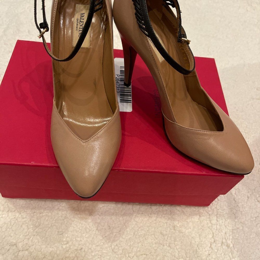 Valentino Ocre heel - Picture 9 of 9